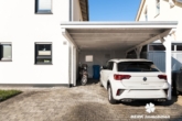Carport u. Stellplatz - BERK Immobilien – Stilvolle DHH mit Gartenidylle und Wellnessbereich in Seligenstadt – Ausbaupotential