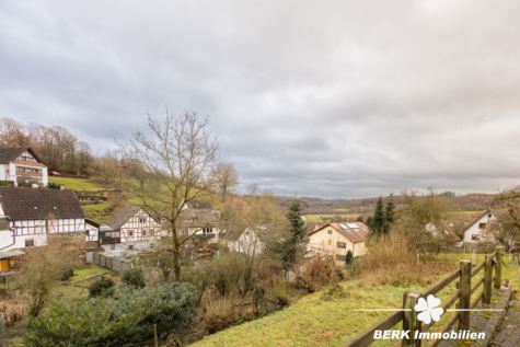 *Reserviert*BERK Immobilien – großzügiges Wohnhaus in Mömbris-Rothengrund mit zwei abgetrennten Wohneinheiten - Umgebung (116269)