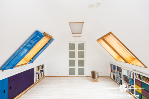 *Reserviert*BERK Immobilien – großzügiges Wohnhaus in Mömbris-Rothengrund mit zwei abgetrennten Wohneinheiten - Dachspitz ausgebaut (116281)