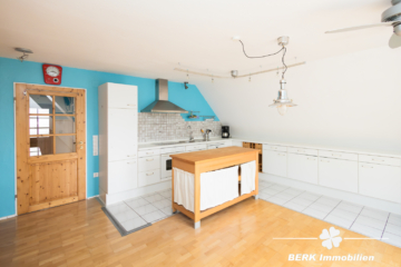 BERK Immobilien – großzügiges Wohnhaus in Mömbris-Rothengrund mit zwei abgetrennten Wohneinheiten - DG Küche (109174)