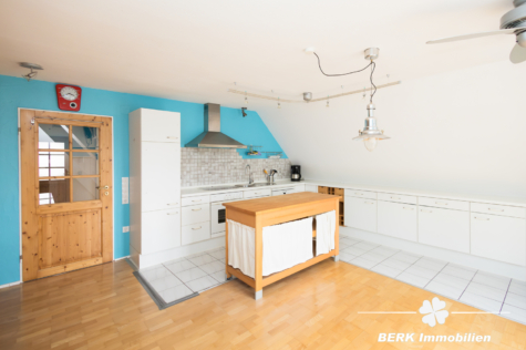 *Reserviert*BERK Immobilien – großzügiges Wohnhaus in Mömbris-Rothengrund mit zwei abgetrennten Wohneinheiten - DG Küche (116278)