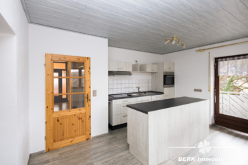 BERK Immobilien – großzügiges Wohnhaus in Mömbris-Rothengrund mit zwei abgetrennten Wohneinheiten - OG Küche (109169)