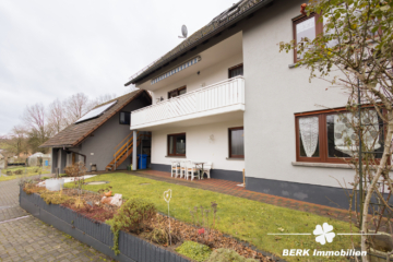 BERK Immobilien – großzügiges Wohnhaus in Mömbris-Rothengrund mit zwei abgetrennten Wohneinheiten - Seitenansicht (109164)