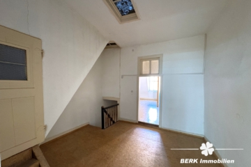 BERK Immobilien – Wohn- und Geschäftshaus in zentraler Lage von Miltenberg - Vorraum (106907)