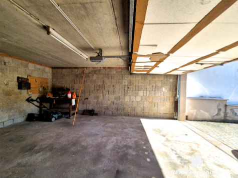 BERK Immobilien – Leben mit Aussicht: idyllisch gelegenes Ein- bis Zweifamilienhaus mit ELW in Sulzbach Soden - Garage (121981)