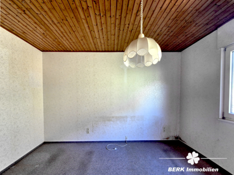 BERK Immobilien – Leben mit Aussicht: idyllisch gelegenes Ein- bis Zweifamilienhaus mit ELW in Sulzbach Soden - Zimmer I EG (121969)