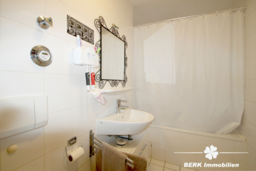 BERK Immobilien – 3-Zimmer Eigentumswohnung mit Balkon und TG-Stellplatz - Badezimmer (108407)