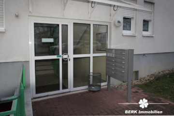 BERK Immobilien – 3-Zimmer Eigentumswohnung mit Balkon und TG-Stellplatz - Eingangsbereich (108414)