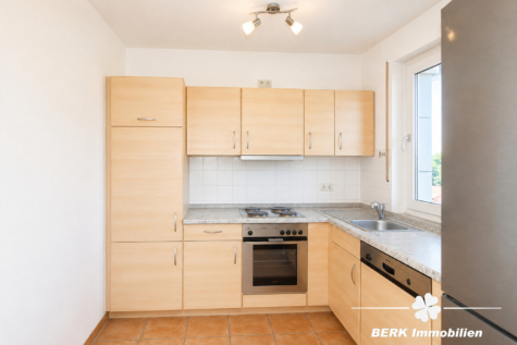 BERK Immobilien – Moderne 2-Zimmer- ETW mit Aussicht in beliebter und ruhiger Lage von Hanau-Lamboy - Küche (125378)