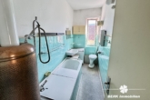 Badezimmer OG - BERK Immobilien – Vielseitiges Mehrfamilienhaus mit Potenzial in Laudenbach