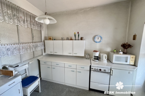 BERK Immobilien – Vielseitiges Mehrfamilienhaus mit Potenzial in Laudenbach - Küche OG (123815)