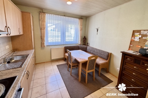 BERK Immobilien – Vielseitiges Mehrfamilienhaus mit Potenzial in Laudenbach - Küche EG (123805)