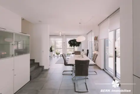 BERK Immobilien – Moderne Doppelhaushälfte mit hochwertiger Ausstattung in ruhiger Bestlage von Haibach-Grünmorsbach - Essen EG (131136)