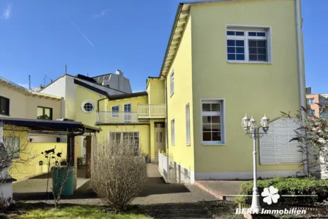 BERK Immobilien – Charmante Doppelhaushälfte mit vielseitigen Nutzungsmöglichkeiten in Offenbach-Bürgel - Ansicht (131172)