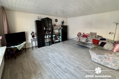 BERK Immobilien – Reihenmittelhaus mit Potenzial für Ihr neues Zuhause - Wohnzimmer (116963)