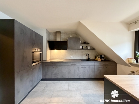 BERK Immobilien – Großzügige 4-Zimmer-Eigentumswohnung mit Balkon & Ausbaupotenzial in Mespelbrunn-Hessenthal - Bild (118554)