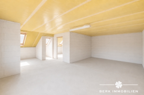 BERK Immobilien – Attraktives Zweifamilienhaus mit zusätzlichem Potenzial im Dachgeschoss - DG-Wohnung KI optimiert (127340)