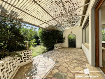 BERK Immobilien – Sanierungsbedürftiges Haus mit großem Potenzial in Kleinostheim - Terrasse (104838)