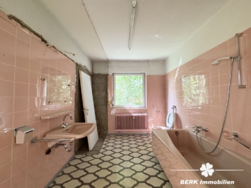 BERK Immobilien – Sanierungsbedürftiges Haus mit großem Potenzial in Kleinostheim - Bad EG (104836)