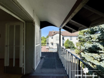 BERK Immobilien – Sanierungsbedürftiges Haus mit großem Potenzial in Kleinostheim - Balkon (104827)