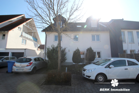 BERK Immobilien – Ihr Zweifamilienhaus – modern, großzügig & voller Möglichkeiten! - Straßenansicht (115063)