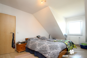BERK Immobilien – Ihr Zweifamilienhaus – modern, großzügig & voller Möglichkeiten! - Schlafzimmer - OG (106867)