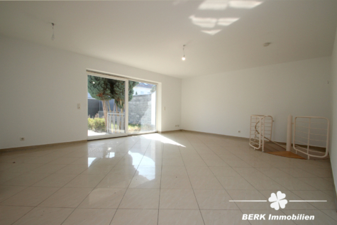 BERK Immobilien – Ihr Zweifamilienhaus – modern, großzügig & voller Möglichkeiten! - Wohnbereich - EG (115045)