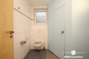 BERK Immobilien – Ihr Zweifamilienhaus – modern, großzügig & voller Möglichkeiten! - Gäste WC - KG (106862)