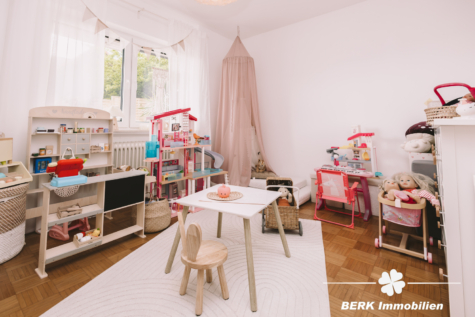 BERK Immobilien – Top modernisiertes Einfamilienhaus mit Einliegerwohnung und Ausbaureserve - Schlafen Einlieger (124480)