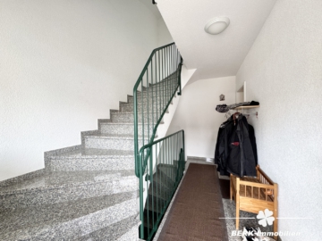 RESERVIERT – BERK Immobilien – Doppelhaushälfte mit Einliegerwohnung in ruhiger, familienfreundlicher Lage - Außenliegendes Treppenhaus (104895)