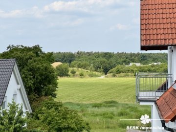 RESERVIERT – BERK Immobilien – Doppelhaushälfte mit Einliegerwohnung in ruhiger, familienfreundlicher Lage - Blick (104899)