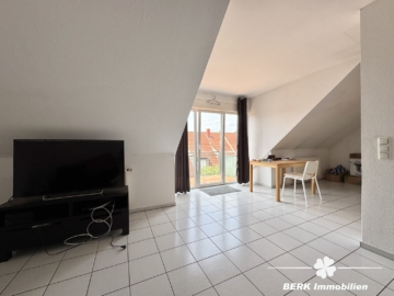 RESERVIERT – BERK Immobilien – Doppelhaushälfte mit Einliegerwohnung in ruhiger, familienfreundlicher Lage - DG Wohnen (104896)