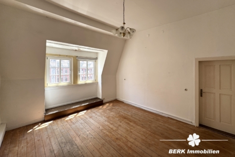 BERK Immobilien – Wohn- und Geschäftshaus in zentraler Lage von Miltenberg - Büro (126259)