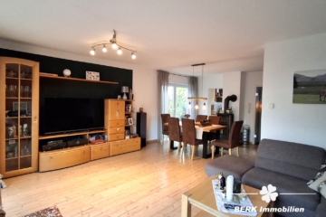 BERK Immobilien – Charmante Doppelhaushälfte mit hohen Wohlfühlfaktor in Elsenfeld - Wohnzimmer (109257)