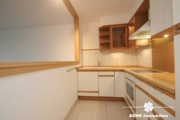 BERK Immobilien – renovierte 1,5-Zimmerwohnung als ideale Kapitalanlage in Hattersheim - Küche (107021)