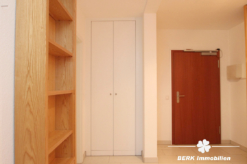 BERK Immobilien – renovierte 1,5-Zimmerwohnung als ideale Kapitalanlage in Hattersheim - Eingangsbereich (107022)