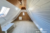 Spitzboden - BERK Immobilien – Großzügiges Siedlungshaus mit Anbau & viel Potenzial in ruhiger Lage