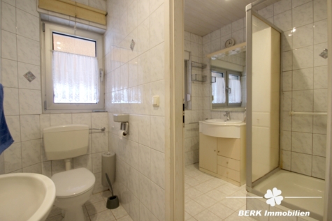 BERK Immobilien – Familienfreundliches Haus mit viel Platz und vielseitigem Nebengebäude - Badezimmer EG (116002)