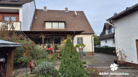 BERK Immobilien – Familienfreundliches Haus mit viel Platz und vielseitigem Nebengebäude - Außenansicht (116010)
