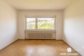 Schlafzimmer UG mit KI bearbeitet