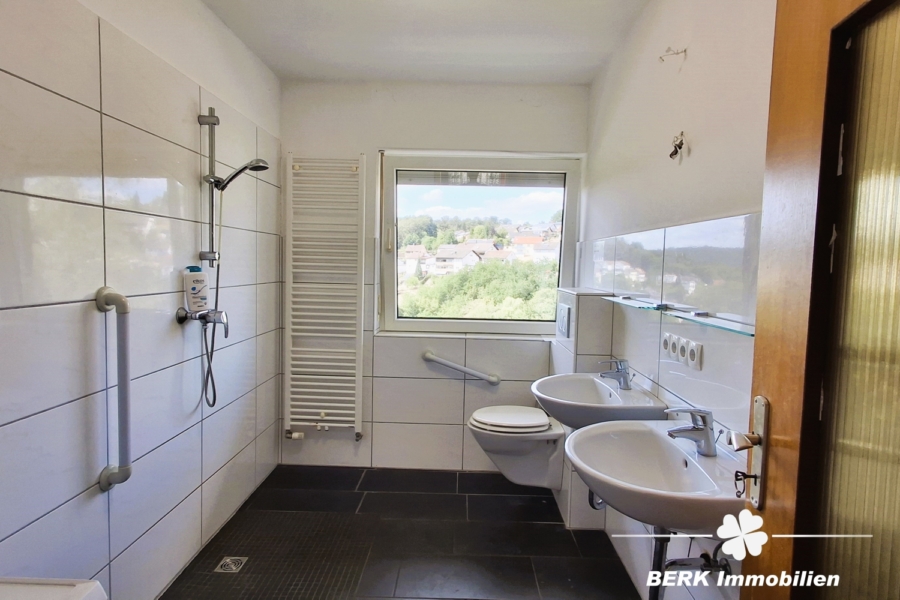 Badezimmer EG