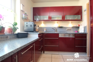 BERK Immobilien – Familienfreundliches Einfamilienhaus in zentraler Lage von Stockstadt - Küche EG (104628)