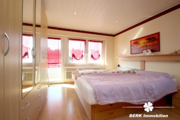 BERK Immobilien – Familienfreundliches Einfamilienhaus in zentraler Lage von Stockstadt - Schlafzimmer OG (104631)