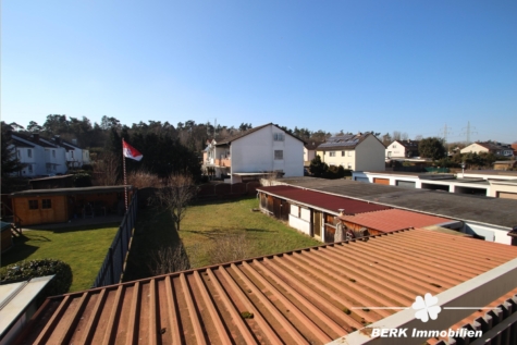 BERK Immobilien – Familienfreundliches Einfamilienhaus in zentraler Lage von Stockstadt - Grundstücksansicht (115194)