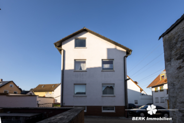BERK Immobilien – Großzügiges Zweifamilienhaus mit Potenzial für Ausbau & Mehrgenerationenwohnen - Ansicht (111843)