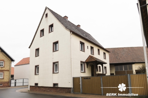 BERK Immobilien – Großzügiges Zweifamilienhaus mit Charme und viel Platz für Generationen - Titelbild (116063)
