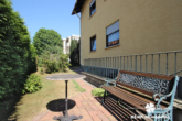 Sitzecke - Kellerabgsng - BERK Immobilien – Charmantes Einfamilienhaus mit schönem Garten in TOP-Wohnlage von Mainaschaff