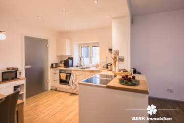 BERK Immobilien – modern saniertes ZFH in zentraler Lage von Haibach - Küche EG-Wohnung (109361)