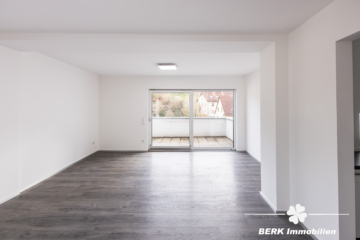BERK Immobilien – modern saniertes ZFH in zentraler Lage von Haibach - Wohn-Essbereich MAI-Wohnung (109342)