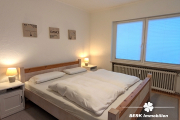 BERK Immobilien – Charmante Erdgeschosswohnung mit Gartenidylle in Daxberg - Schlafzimmer (111400)